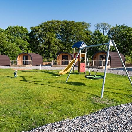 Weedingshall Lodges Falkirk Exterior foto