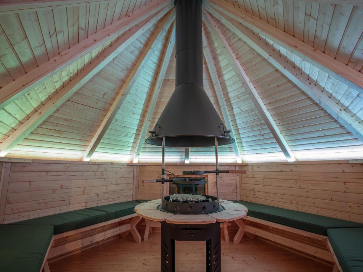 Weedingshall Lodges Falkirk Exterior foto